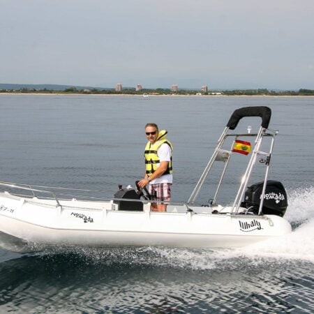 lancha-hdpe-whaly-435-1-min