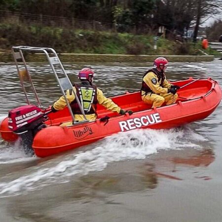 lancha-hdpe-whaly-435r-professional-6-min