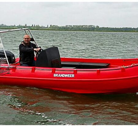 lancha-hdpe-whaly-500r-professional-1-min